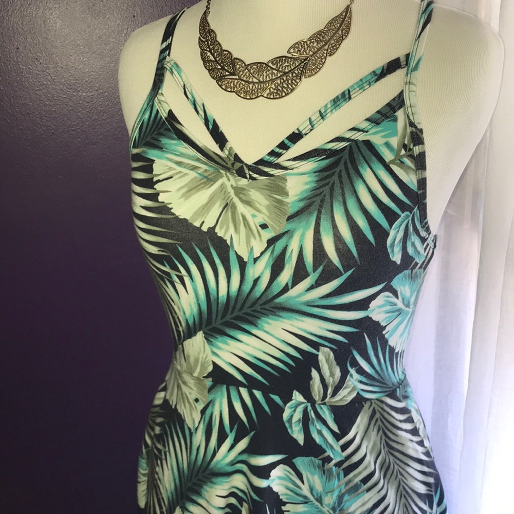 Victoria’s Secret sundress 🌴 - Picture 2 of 5